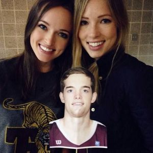 Meet your Posher, Hilary